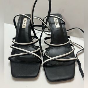 NA-KD Low stilleto ankle strap heels black white 37